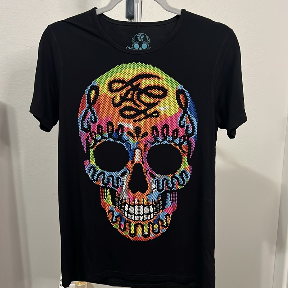 AY GuEY, Women’s Skull embellished Black T Shirt with Black shimmer beading Sz S